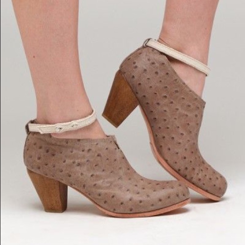 Rachel Comey Pinion Booties gray ostrich leather 6